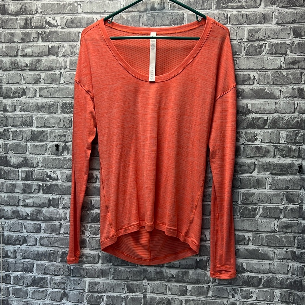Lululemon T-shirt
